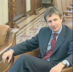 Председатель совета директоров Евраз Групп Александр Фролов пока не определился, что делать с проектом стана-5000