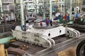 Уралмашзавод завершил изготовление крупнейшего в России экскаватора