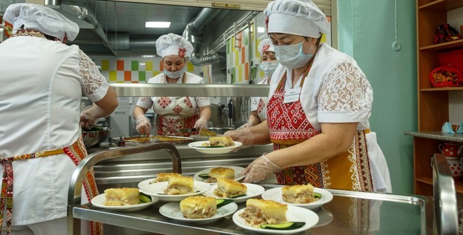 Регионы получат на бесплатное питание младших школьников 109 млрд рублей на три года