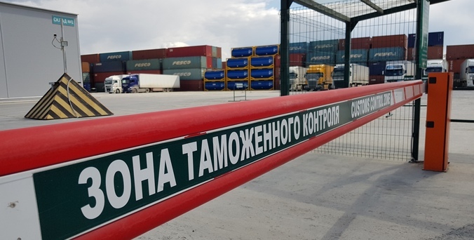 Кульбиты внешней торговли Урала в 2025 году: утроение американского импорта, удвоение экспорта в Китай и Индию