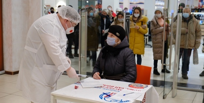 Более 100 тыс. жителей Свердловской области записались на вакцинацию от новой коронавирусной инфекции
