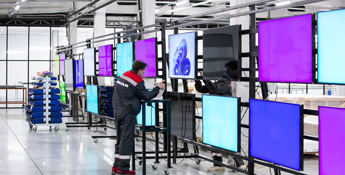 В Оренбуржье заработало импортозамещающее производство цифровых дисплеев и видеостен