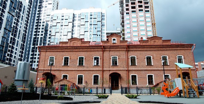 УГМК завершила реставрацию здания бывшей лаборатории при Симановской мельнице в ЖК «Макаровский» в центре Екатеринбурга