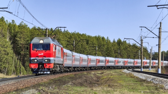 Дополнительные поезда из Екатеринбурга в Москву назначены на майские праздники на СвЖД