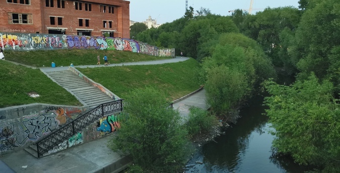 Обсуждение проекта благоустройства набережной Исети в Екатеринбурге городские власти планируют начать через год