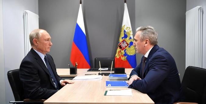 Президент РФ Владимир Путин провел рабочую встречу с губернатором Тюменской области Александром Моором