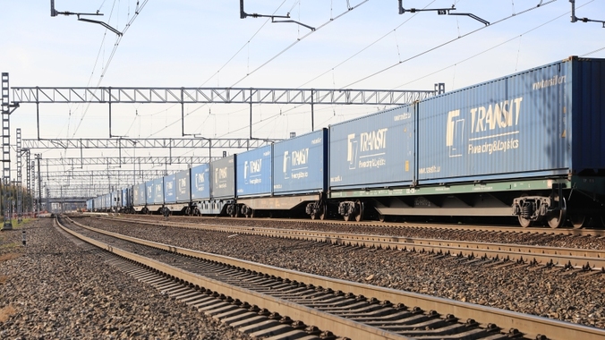 Перевозки контейнеров на СвЖД выросли на 12,4% в январе – апреле