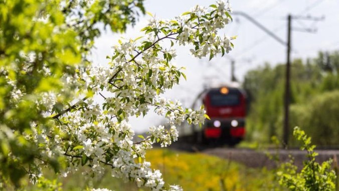 Дополнительные поезда из Екатеринбурга, Тюмени и Перми назначены на майские праздники на СвЖД