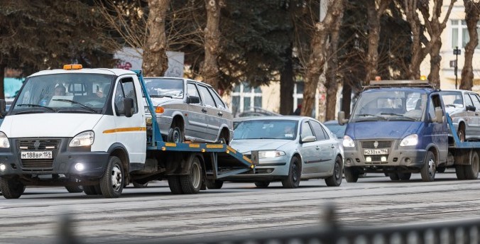 Предприятие мэрии Екатеринбурга займется эвакуацией с улиц автомобилей нарушителей