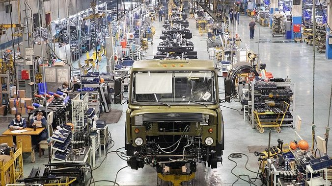 Автомобильный завод «Урал» приостановит работу конвейера и основных производств
