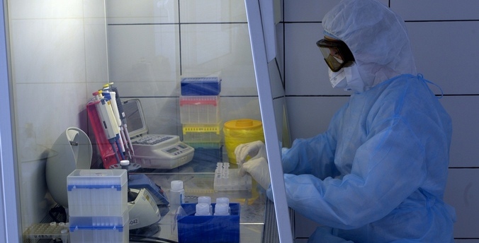 Лаборатория Дорожной клинической больницы «РЖД-Медицина» в Екатеринбурге начала делать тесты на коронавирус