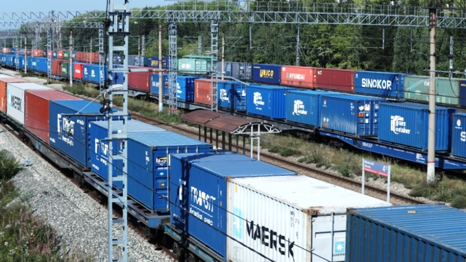 Перевозки контейнеров на СвЖД во внутреннем сообщении выросли на 9,3% в январе — августе