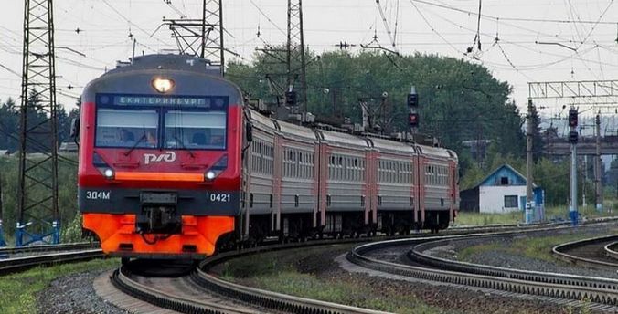 Пригородные поезда на Свердловской железной дороге с 18 мая возвращаются к прежнему графику курсирования