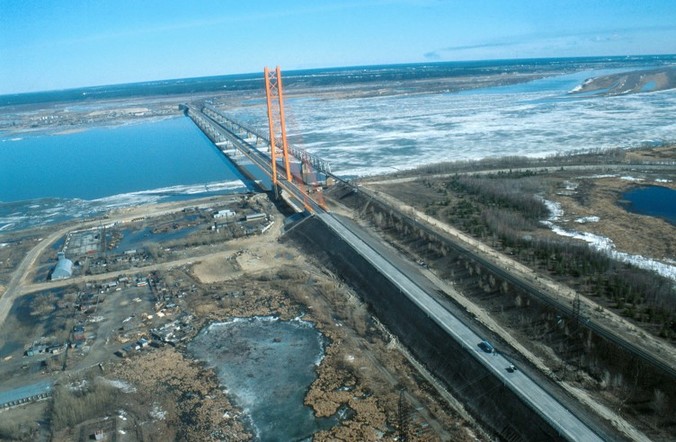 Движение по единственному мосту через Обь в районе Сургута будет полностью перекрываться по ночам с 20 по 27 июня