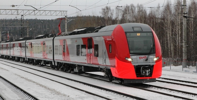 Порядок курсирования пригородных поездов «Ласточка» на СвЖД изменится в праздничные выходные марта