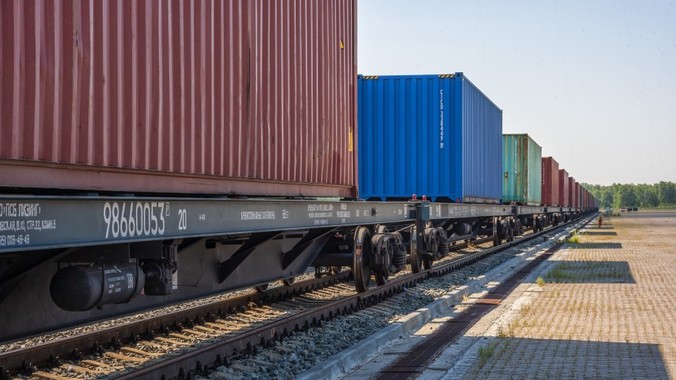 Перевозки груженых контейнеров на СвЖД выросли на 1,3% в январе – мае