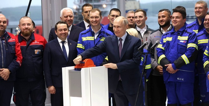 Путин отправил на Ямал первую технологическую линию завода «Арктик СПГ-2» из Мурманской области