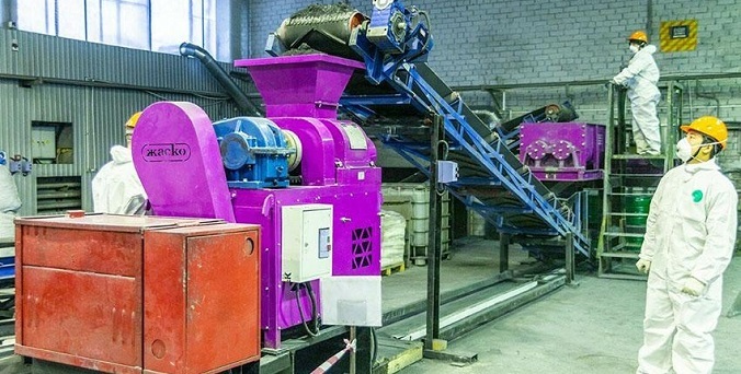 Новая линия по производству брикетированного ферросилиция запущена в Индустриальном парке ММК