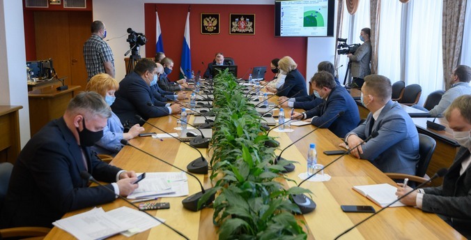 В Свердловской области власть и бизнес-сообщество обсудили меры по восстановлению экономики региона