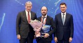 Главреду «Эксперт-Урала» вручили награду Дмитрий Песков и Александр Новак