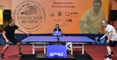 В Екатеринбурге в шестой раз прошел турнир по настольному теннису «Уральская шляпа»