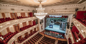 Поход в театр в Екатеринбурге стал дороже, но по-прежнему более доступен, чем в Питере и Москве